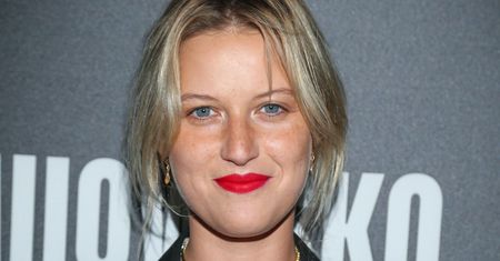 Czerwona szminka pasuje każdej kobiecie. Znajdź swój odcień, idąc tropem gwiazd