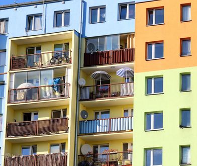 Chce mieszkać w lokalu po rodzicach. Domagają się od niej 200 tys. zł