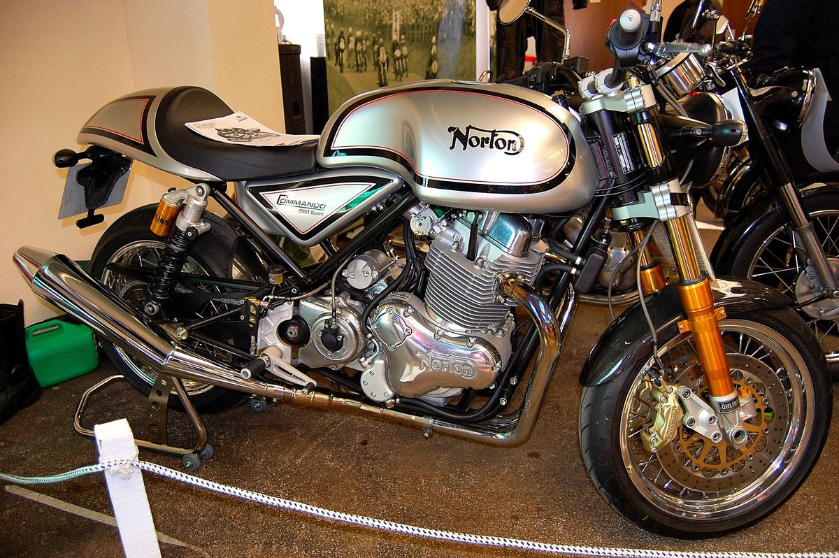 Norton Commando 961 jest na rynku od 2006 r.