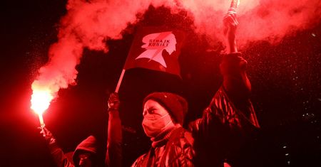Aborcja w Polsce. Uzasadnienie TK wywołało burzę. Polska protestuje po publikacji