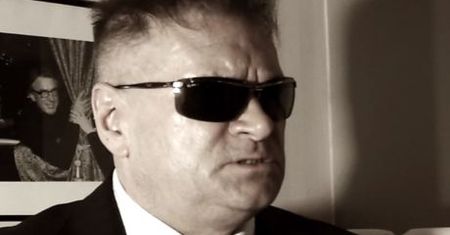 "Działam w ukryciu, NIE JESTEM GWIAZDOREM!"