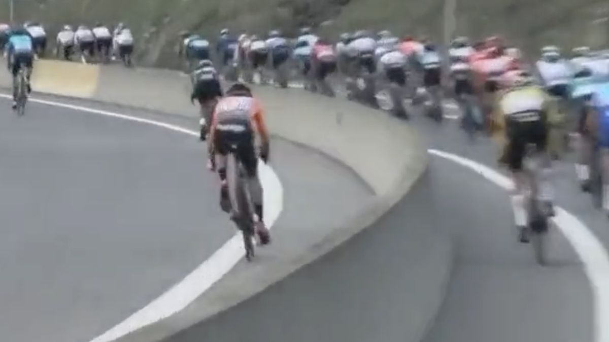 Pomyłka kolarzy na wyścigu Dookoła Katalonii 