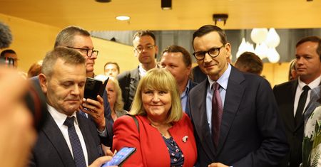 Mateusz Morawiecki zapowiada "wielki program" dla małych miast i wsi