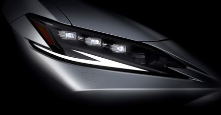 Lexus ES zostanie odświeżony. Luksusowy sedan zadebiutuje 19 kwietnia