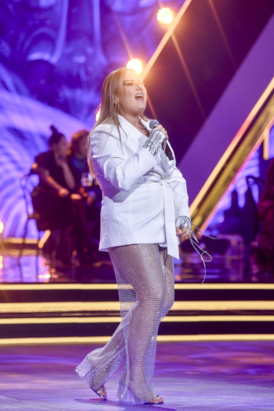 Kasia Wilk na scenie w Opolu. Uwagę przykuwają jej nogi