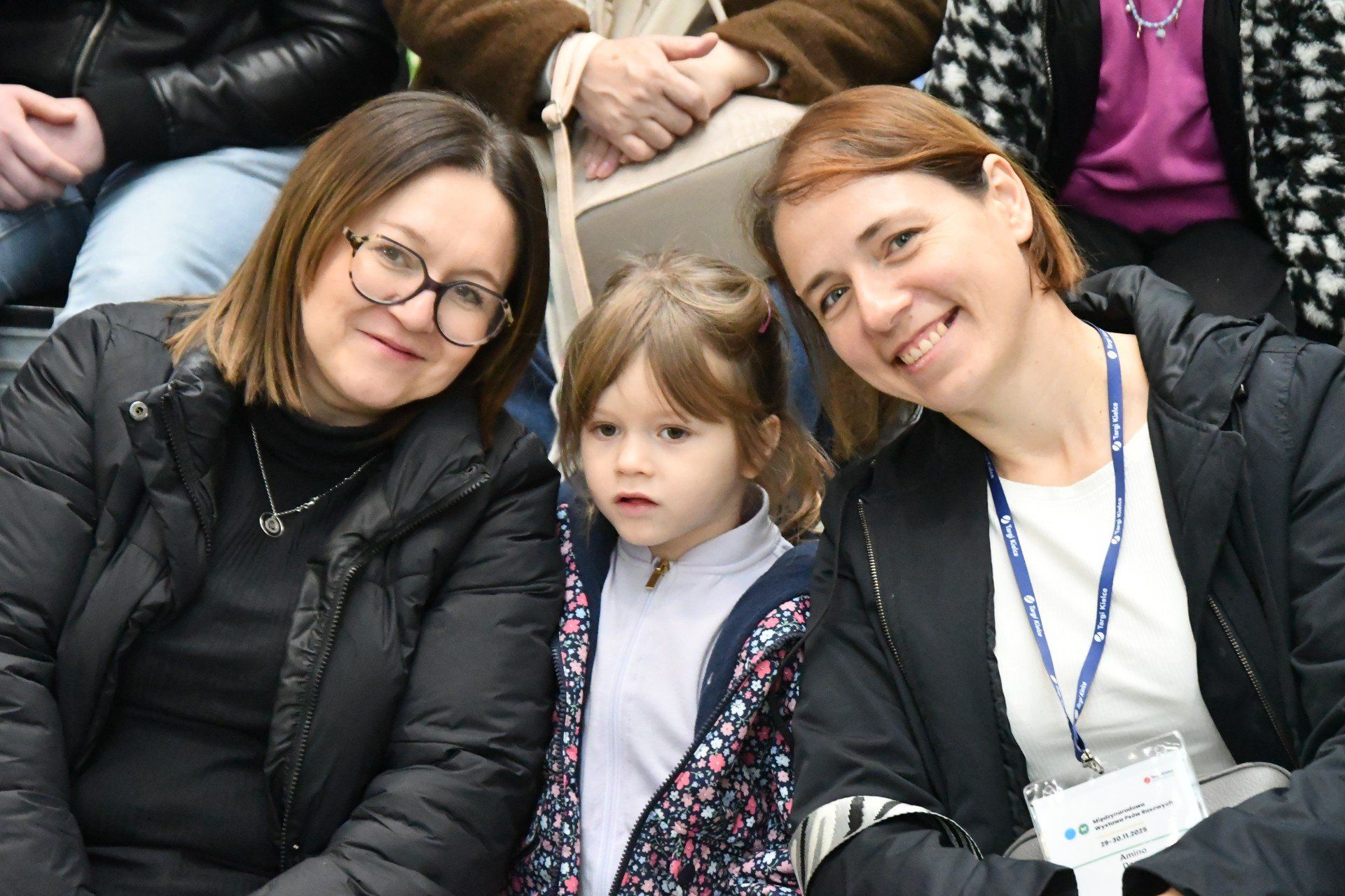 Publiczność na Międzynarodowej Wystawie Psów Rasowych w Targach Kielce, niedziela, 30 listopada 2025. 