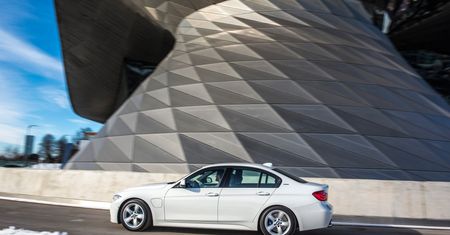 BMW 330e - nowa hybryda w rodzinie