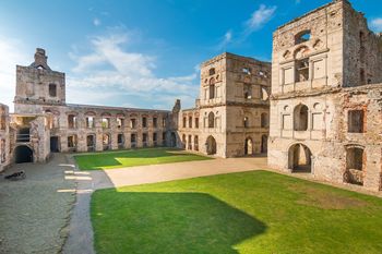 Majówka 2026 na Zamku Krzyżtopór w Ujeździe. Będą trzy dni historycznych atrakcji w niezwykłej scenerii