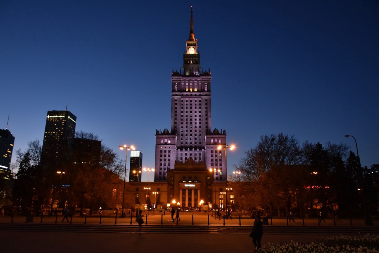 Warszawa może trafić do czerwonej strefy. Co to oznacza dla mieszkańców? Wyjaśniamy