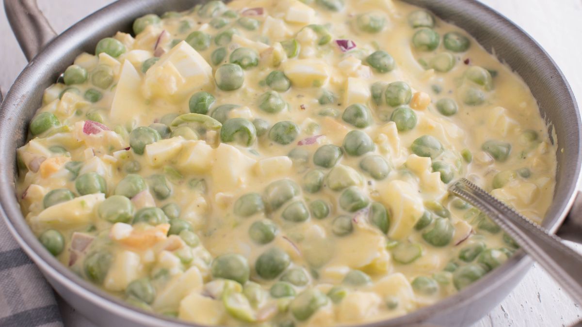 Pasta jajeczna z groszkiem konserwowym