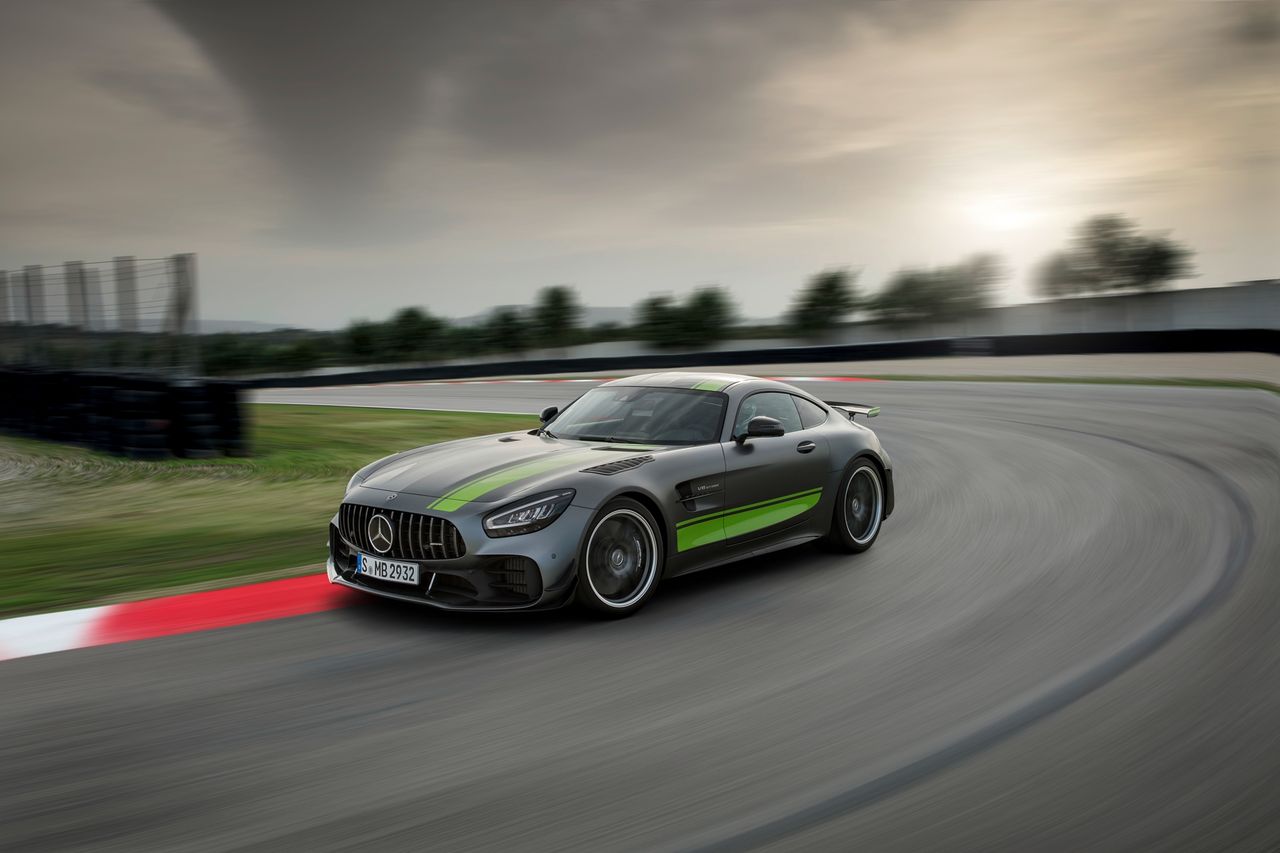 Mercedes-AMG GT R PRO to najszybszy drogowy model tej marki. Udowodnił to na torze