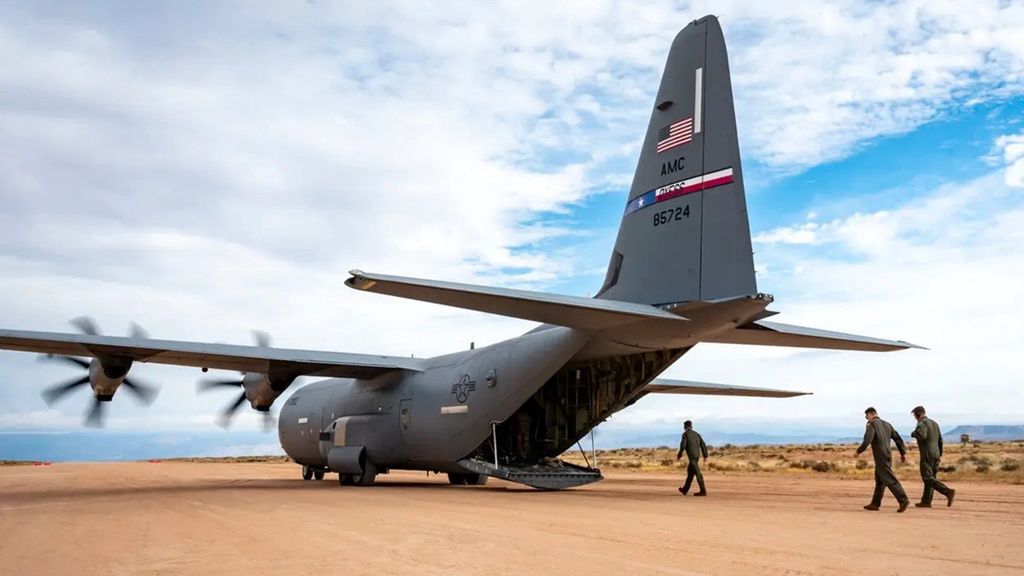 C-130 są przystosowane do operowania z prowizorycznych pasów startowych