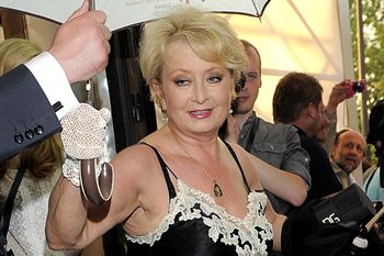 Holoubek długo ją adorował. Początkowo odsyłała go z kwitkiem