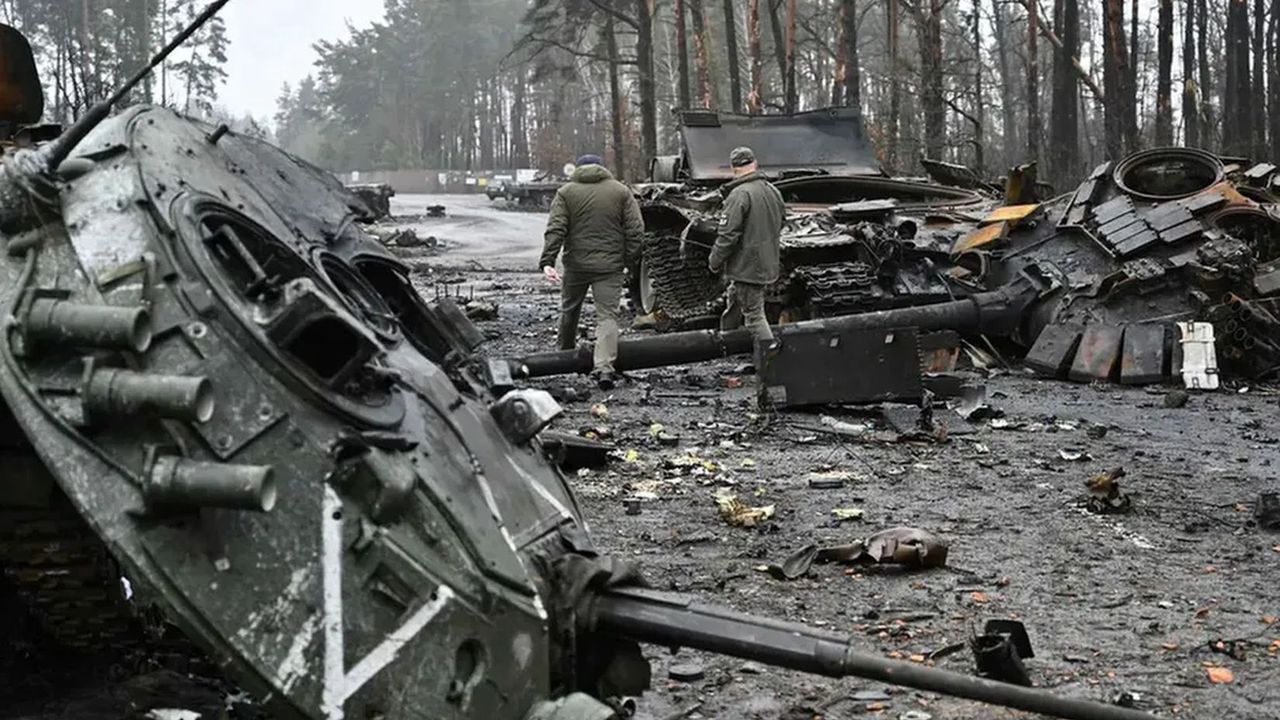 Zniszczony w Ukrainie sprzęt pancerny Rosjan, zdjęcie poglądowe