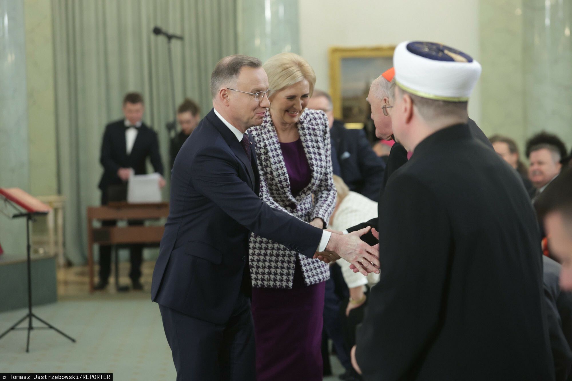 Agata Kornhauser-Duda w fioletowej sukience na noworocznym spotkaniu 