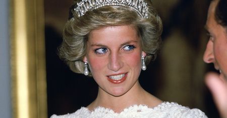 Tak się prezentuje Elizabeth Debicki jako księżna Diana. Pierwsze zdjęcia z planu