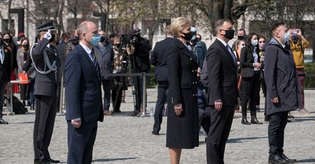 Para prezydencka uczciła pamięć powstańców pod pomnikiem Bohaterów Warszawskiego Getta