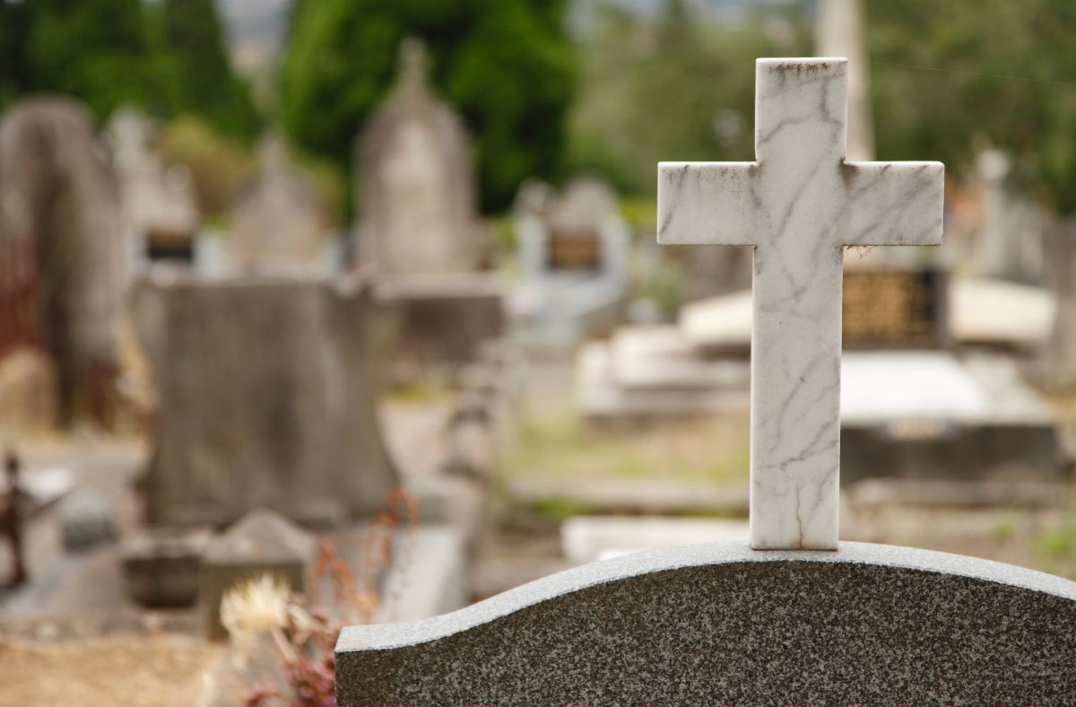 Camborne's decline. From mining prosperity to 'tent city' crisis