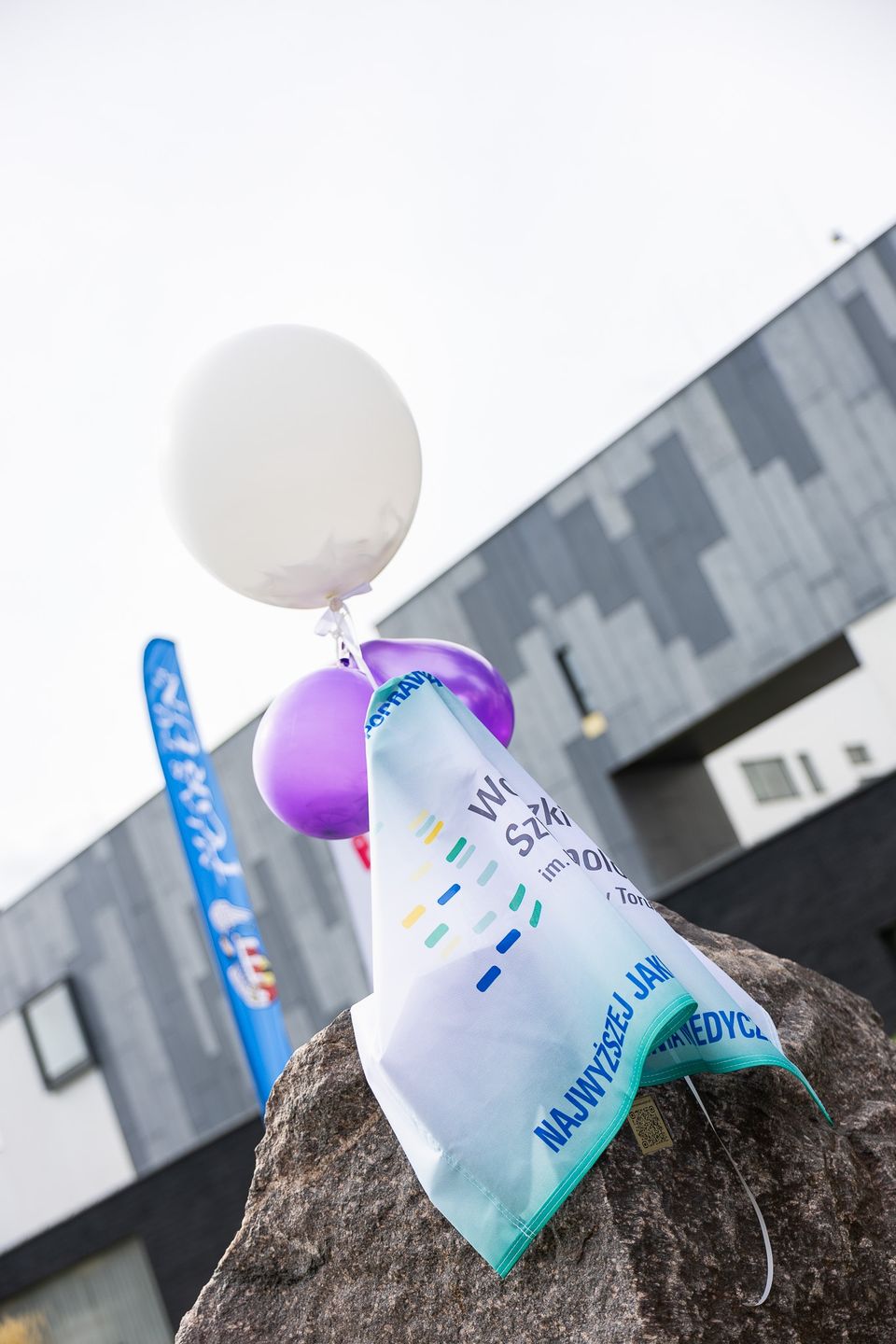 11 września odsłonięto dwa toruńskie aniołki: Wandę i Ludwika