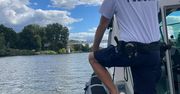 Wrocław: Ukradł rower, wskoczył do rzeki. Uratowali go policjanci