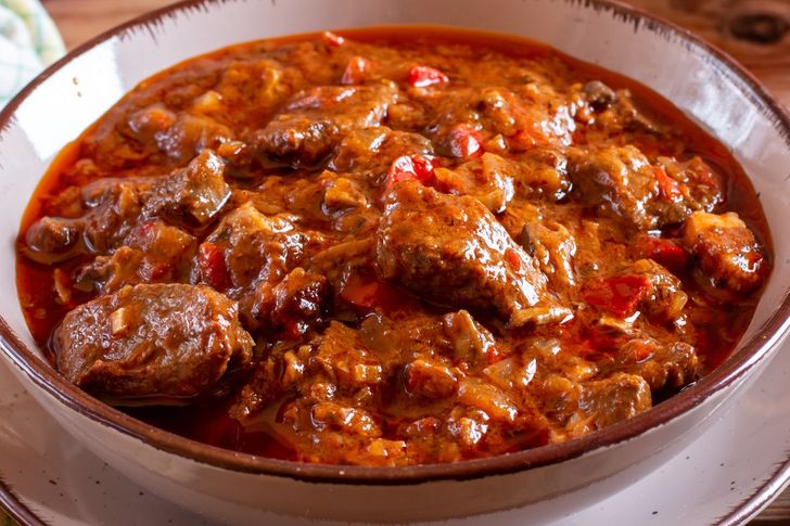Zupa kebabowa idealna na jednogarnkowy obiad. Syci, jest pyszna i mam pewność, co znajduje się w środku