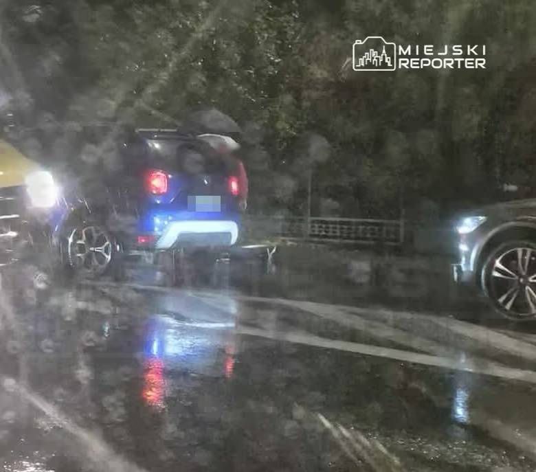 Ząbki: Mężczyzna wywrócił się na elektrycznej hulajnodze. Był pijany