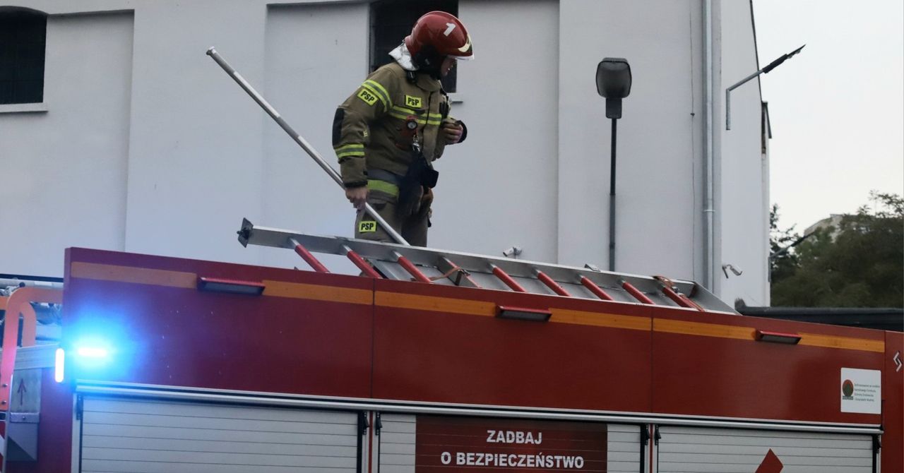 Instrukcja alarmowa na wszelki wypadek. Tak zachowaj się, gdy usłyszysz hasła: Pożar! Bomba! Azyl!