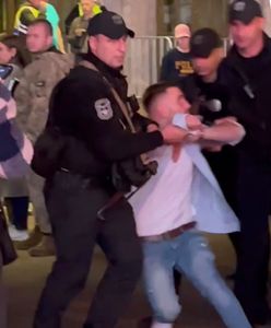 Trwają naloty TCK w Ukrainie. Wywożą mężczyzn siłą