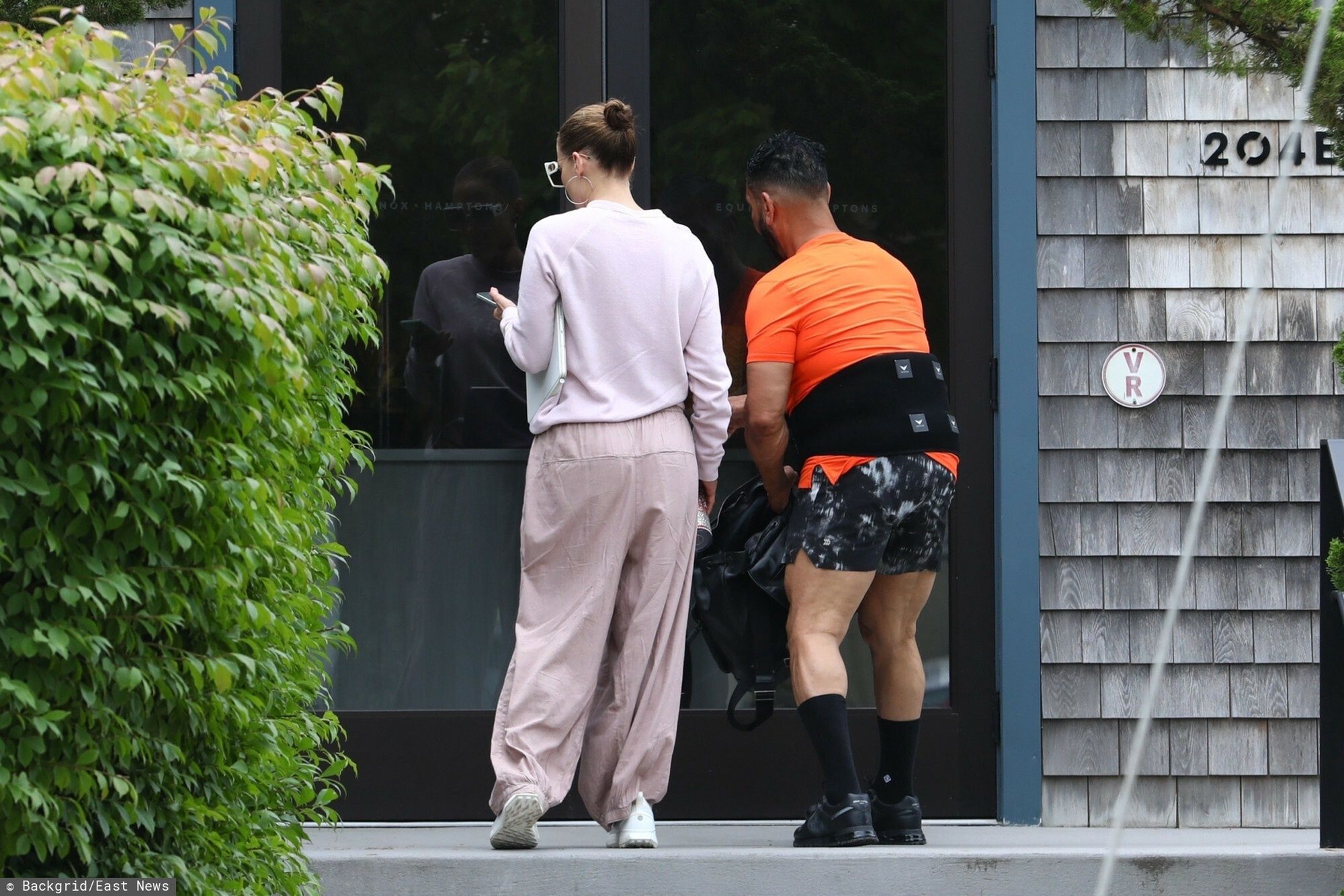 Jennifer Lopez z menagerem po treningu