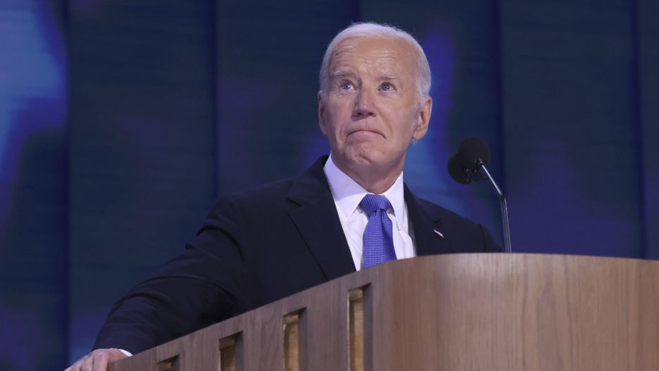 Democratic National Convention in Chicago, Illinois
epa11556105 US President Joe Biden addresses the audience on the opening night of the Democratic National Convention (DNC) at the United Center in Chicago, Illinois, USA, 19 August 2024. The 2024 Democratic National Convention is being held from 19 to 22 August 2024, during which delegates of the United States' Democratic Party will vote on the party's platform and ceremonially vote for the party's nominee for president, Vice President Kamala Harris, and for vice president, Governor Tim Walz of Minnesota, for the upcoming presidential election.  EPA/JUSTIN LANE 
Dostawca: PAP/EPA.
JUSTIN LANE