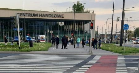 Alarm bombowy w galerii handlowej Vivo Lublin. Ewakuacja pracowników i klientów