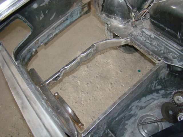 Mercedes 450 SL (R107) - blacharka bagażnika 3