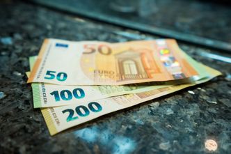 Kursy walut NBP 22.09.2021 Środowy kurs funta, euro, dolara i franka szwajcarskiego