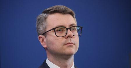 Wojna o stowarzyszenie Morawieckiego. "Po co to, panowie, robicie?"