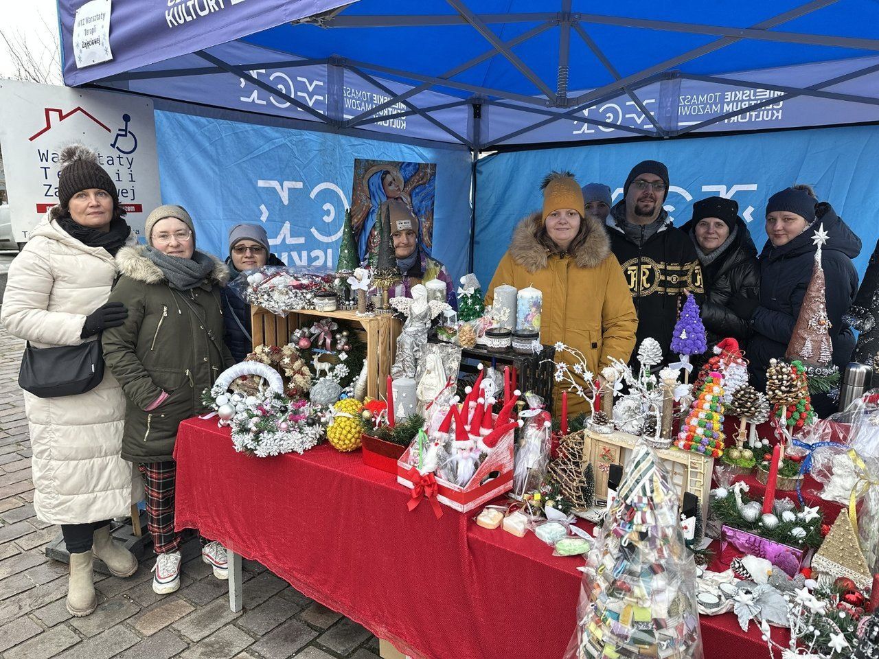 Jarmarki bożonarodzeniowe w Tomaszowie w trzy weekendy grudnia 2025. Nadchodzi prawdziwie świąteczny klimat