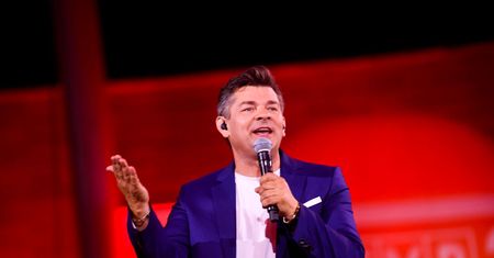 Zenek Martyniuk w oku cyklonu. Rockowcy "się nie szczypali"