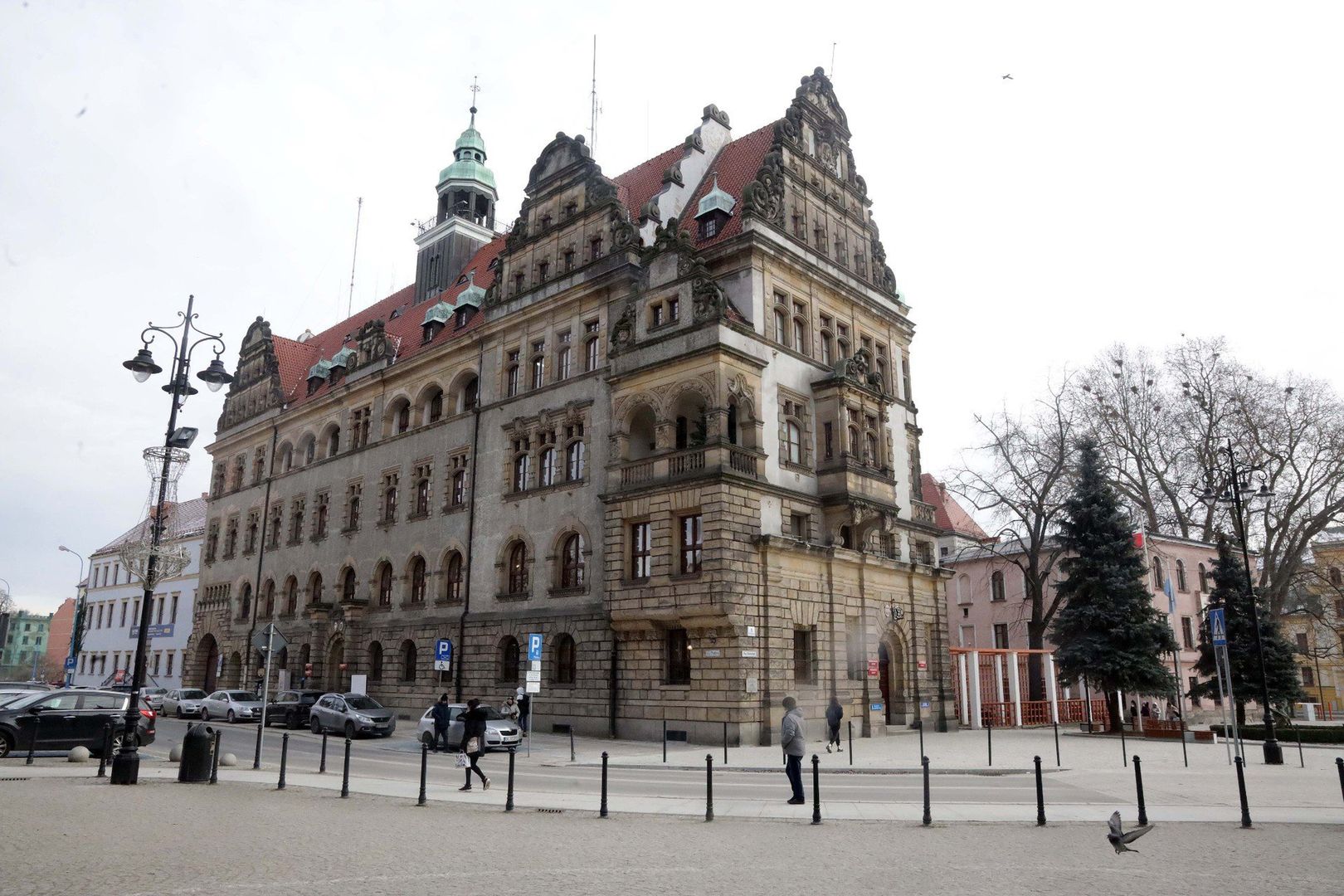 300 tysięcy złotych dla Legnicy na urząd bez barier. Ważne jest zdanie mieszkańców