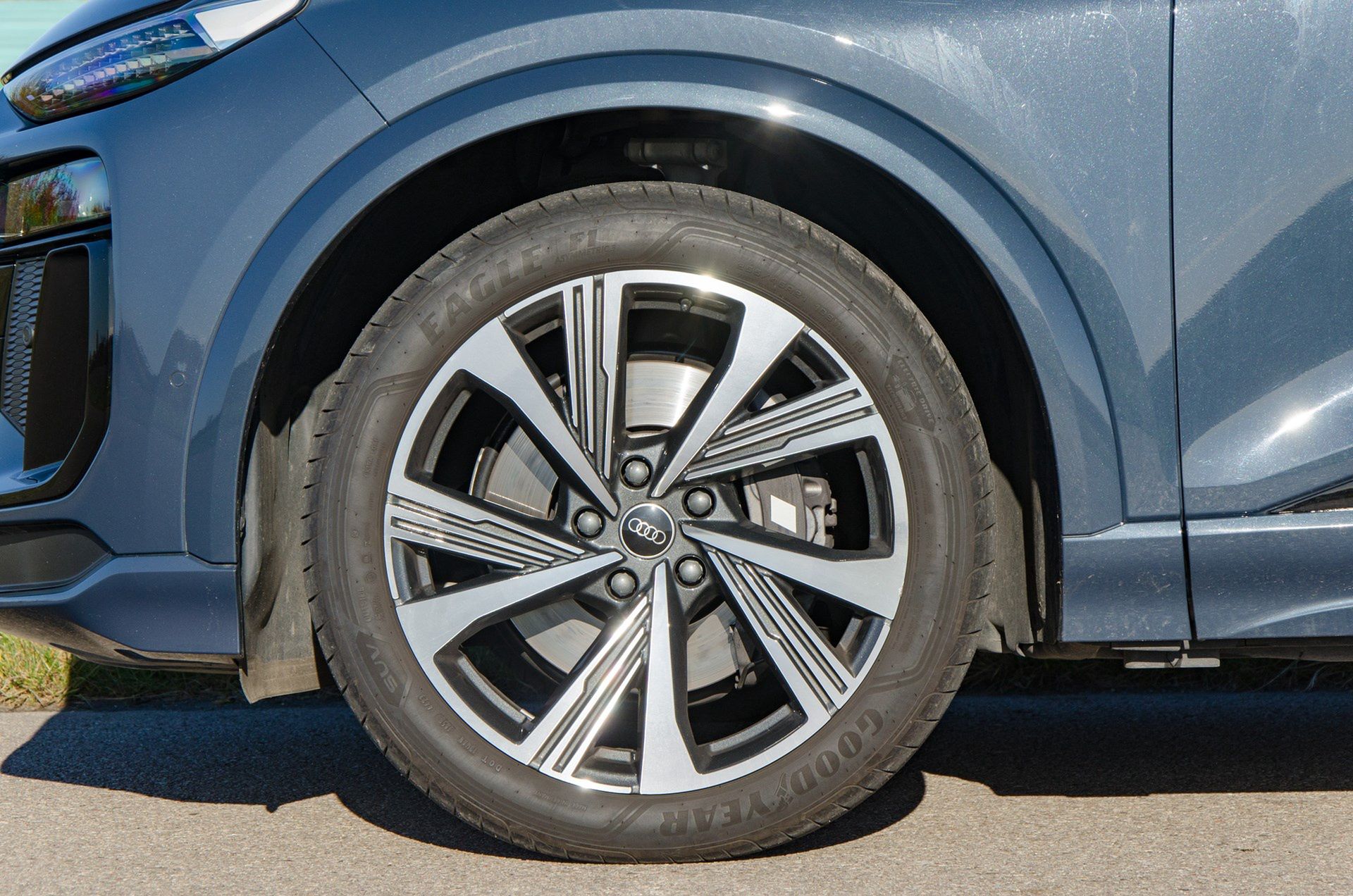 Audi SQ6 e-tron