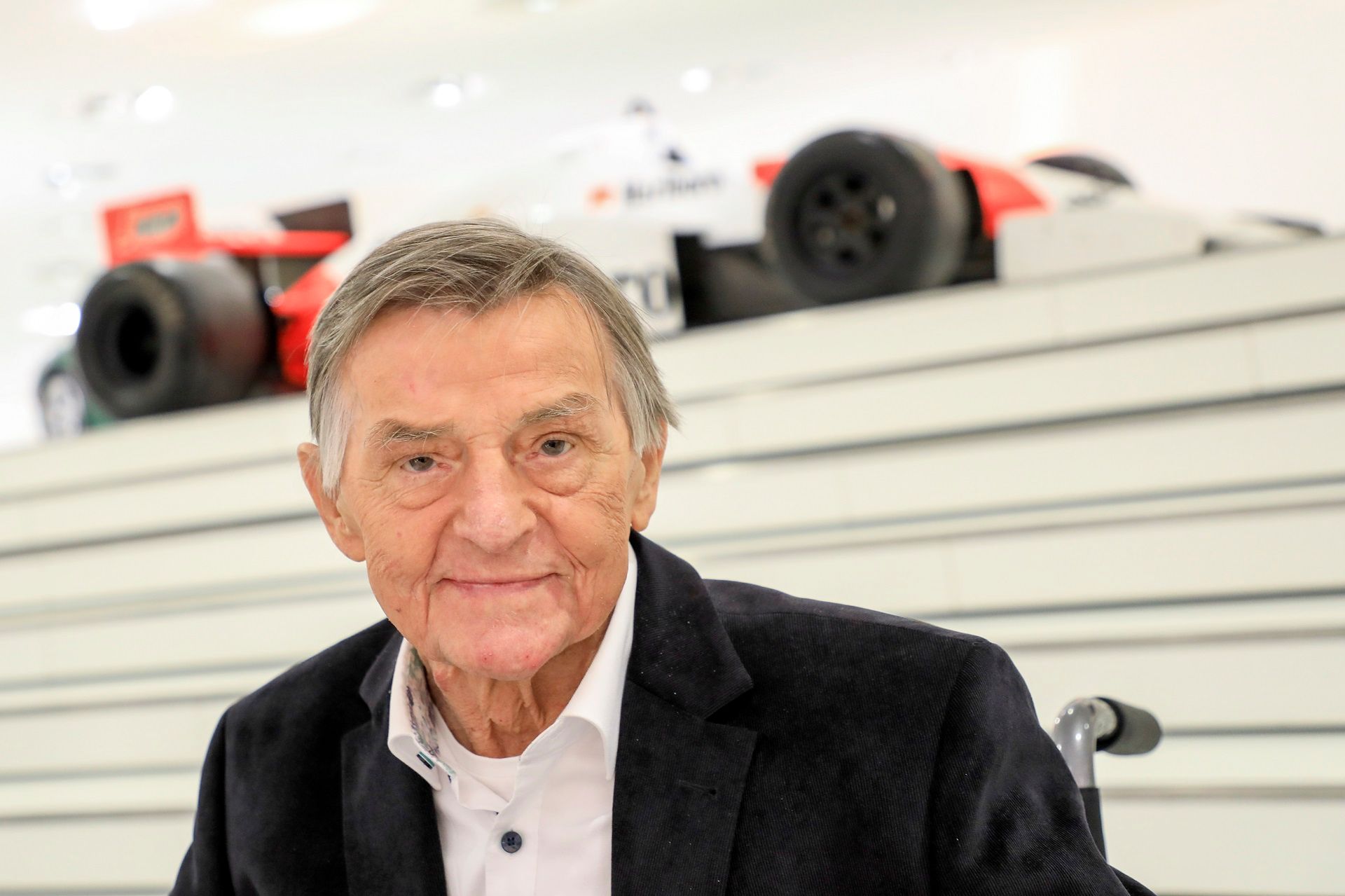 Inżynier Mezger w 2019 roku. Do końca życia był związany z Porsche (fot. Porsche)