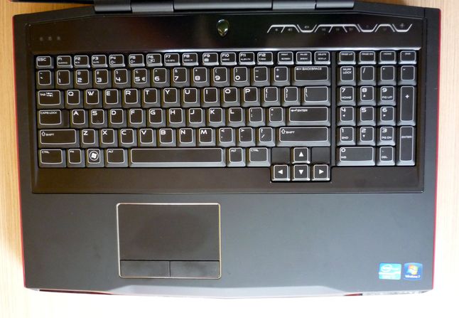 Alienware M17x R4 - klawiatura i touchpad