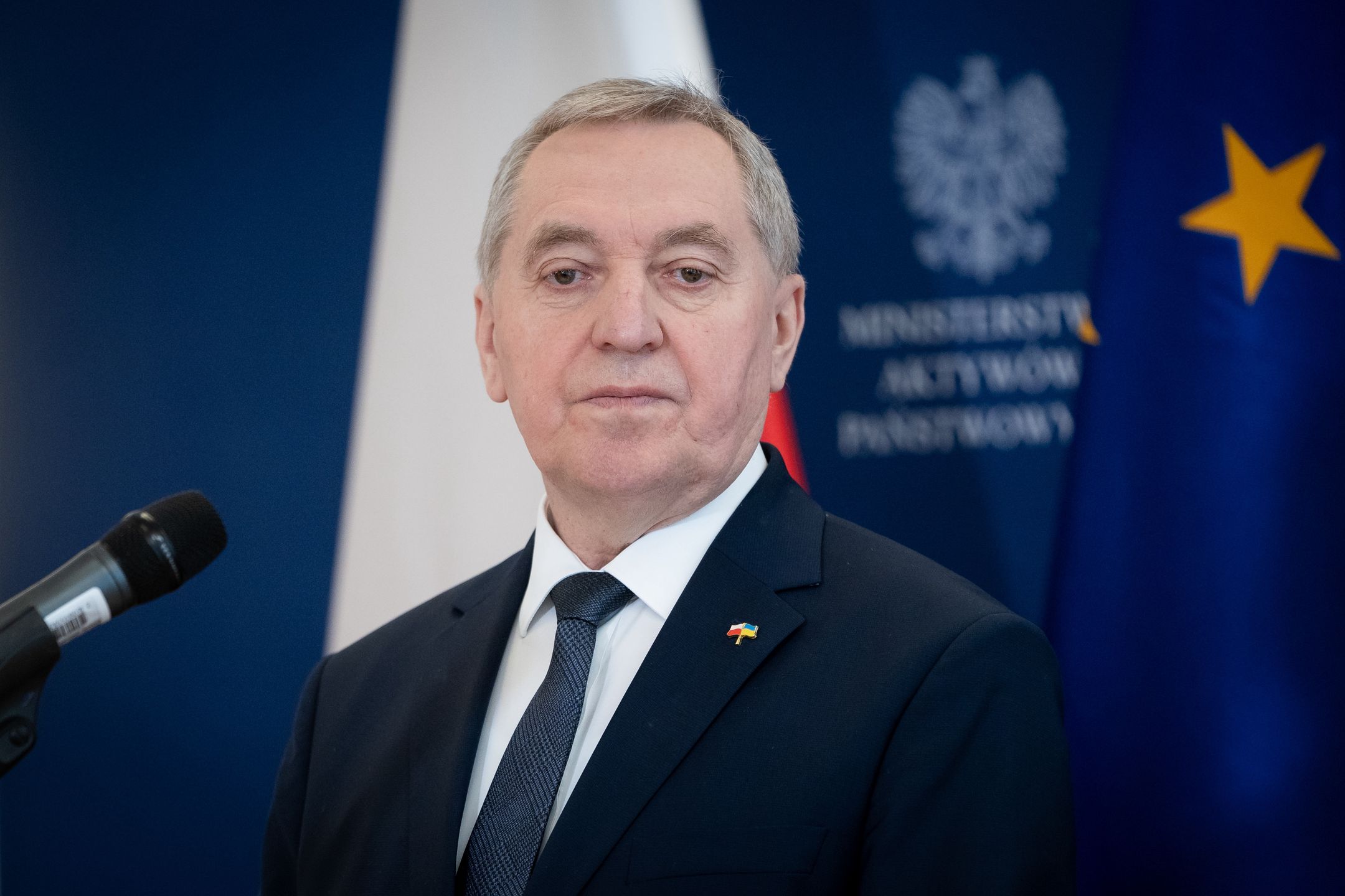 Na zdjęciu Henryk Kowalczyk na konferencji prasowej