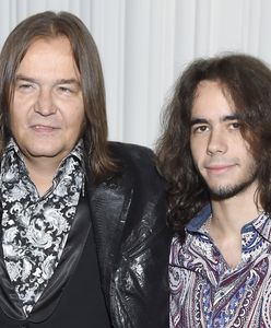 Beniamin Gawliński zastępuje ojca na scenie. W tym czasie Robert Gawliński idzie... zapalić.