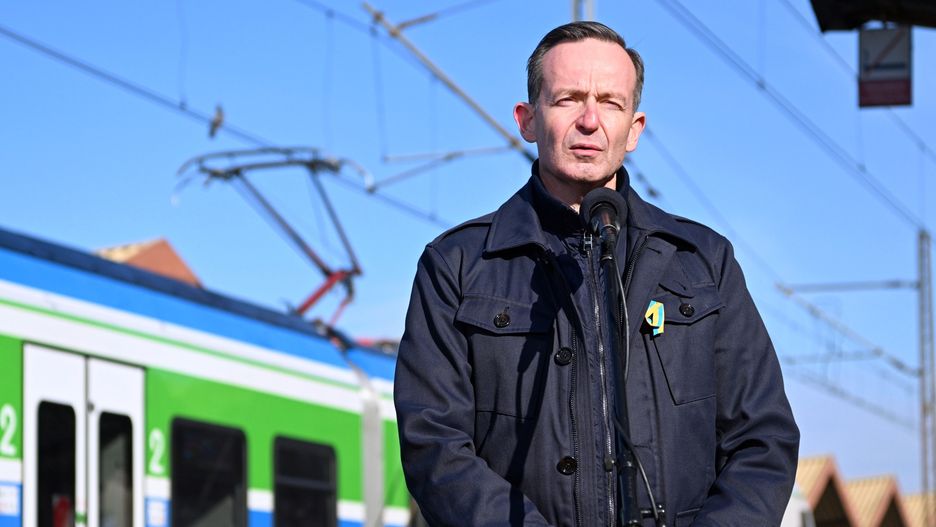  Przemyśl, 12.03.2022. Minister transportu i infrastruktury cyfrowej RFN Volker Wissing podczas wizyty na Dworcu Głównym w Przemyślu, 12 bm. Trwa inwazja Rosji na Ukrainę.(sko) PAP/Darek Delmanowicz 

