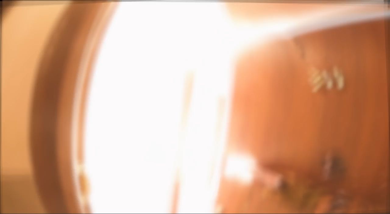 Rozległ się huk. Weszli siłą. Policja pokazała nagranie