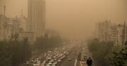 Teheran w chmurze trucizny – po nalotach na rafinerie mieszkańcy mają zostać w domach