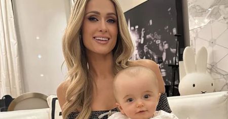 Złośliwi internauci krytykowali wygląd syna Paris Hilton. Celebrytka zabrała głos: "On ma po prostu DUŻY MÓZG"
