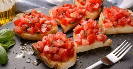 Bruschetta – co to jest i jak zrobić?