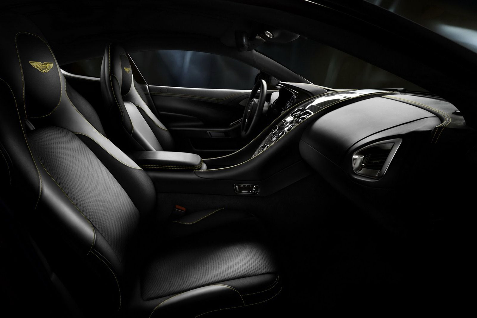 2013 Aston Martin Vanquish - uczta dla oczu [galeria] 50