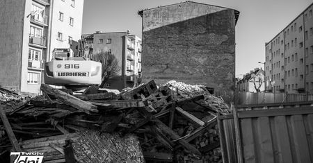 Z Ludowej znikają kolejne kamienice - FOTO