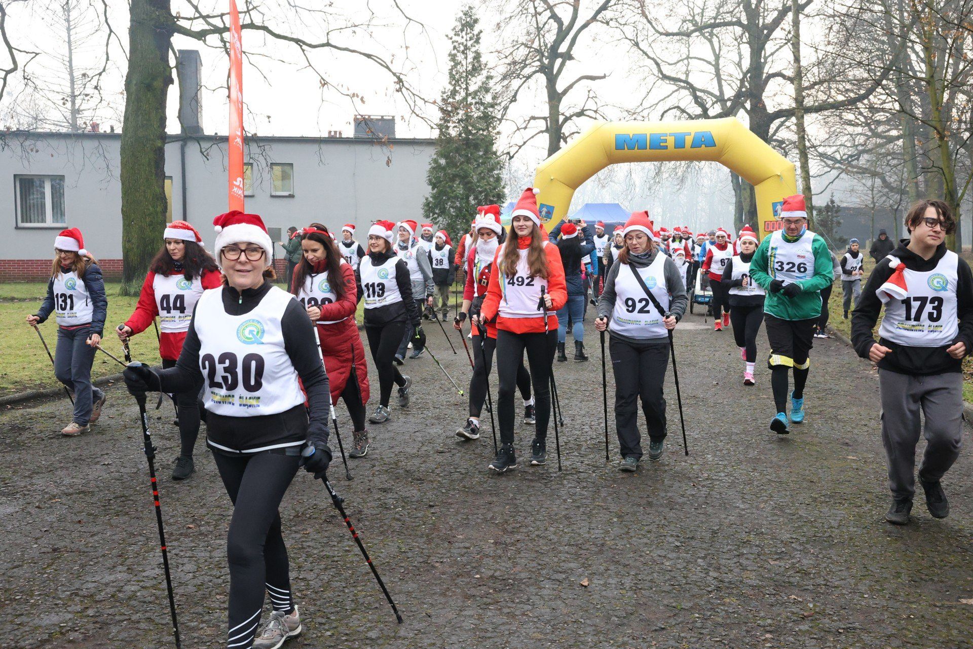 Bieg Mikołajów i Mikołajek